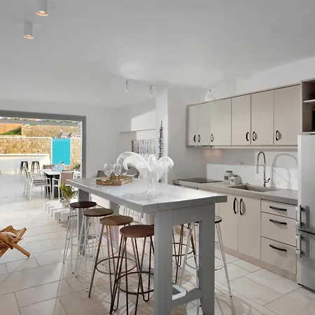 Sapphire 6bed With Pool And Hot Tub In Vila *